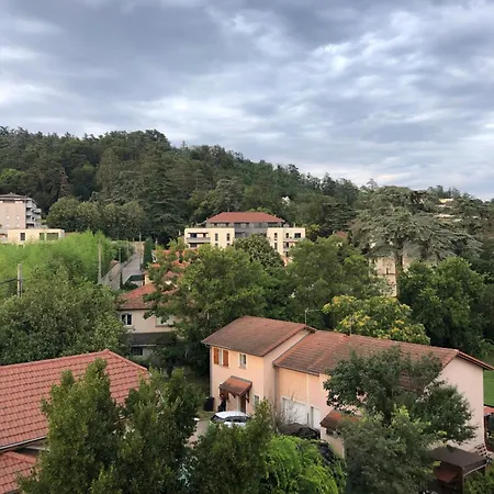 Chambre Confortable Pansiyon Vienne (Isere)